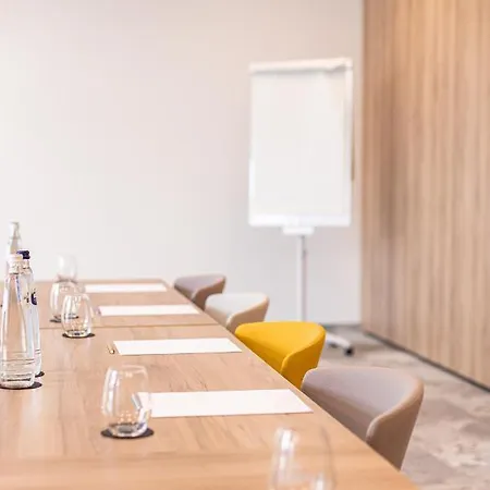 Mercure Ан-сюр-Лес